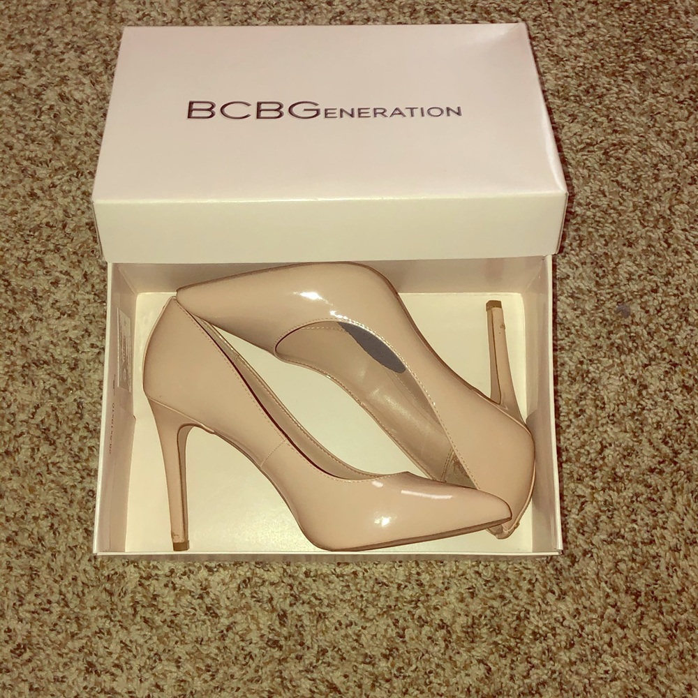 Shell colored high heels🤗